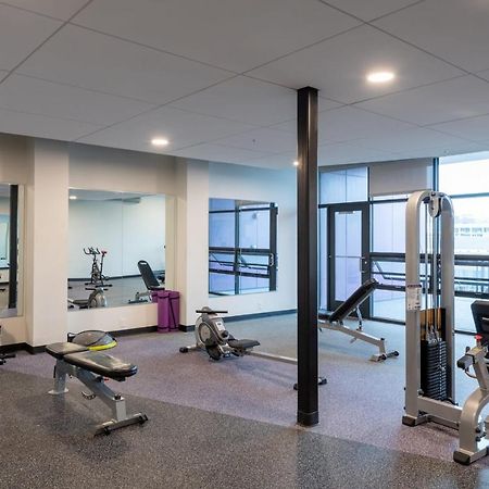 Flexhome Skywalk To Fiserv U4 With Rooftop, Gym, And Parking Milwaukee Exterior foto