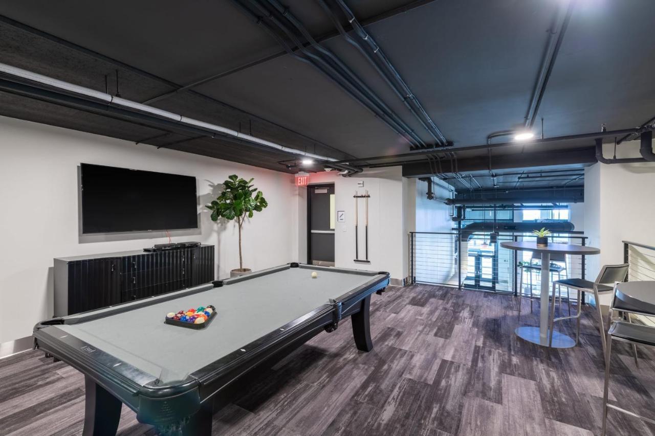 Flexhome Skywalk To Fiserv U4 With Rooftop, Gym, And Parking Milwaukee Exterior foto
