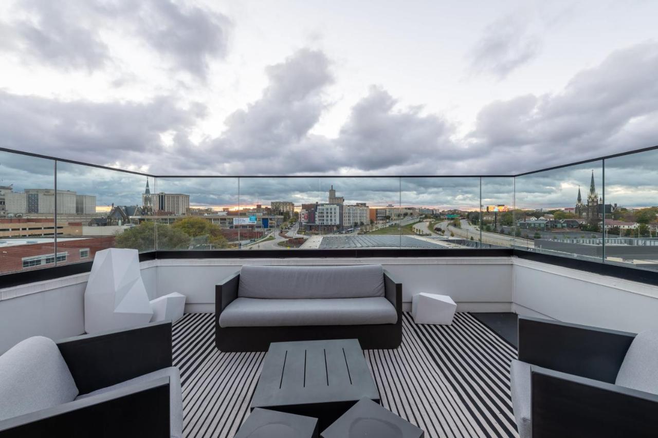 Flexhome Skywalk To Fiserv U4 With Rooftop, Gym, And Parking Milwaukee Exterior foto