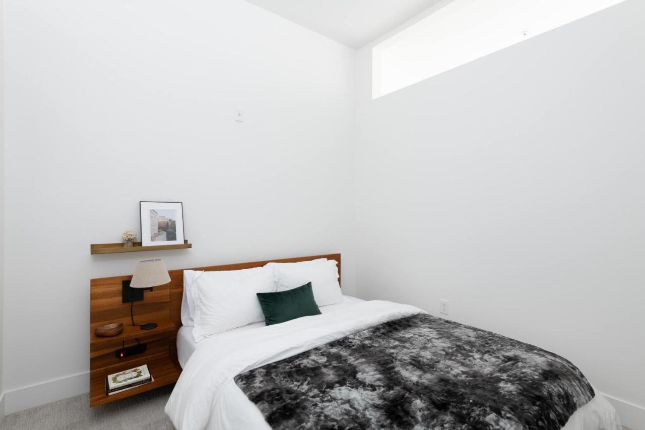 Flexhome Skywalk To Fiserv U4 With Rooftop, Gym, And Parking Milwaukee Exterior foto
