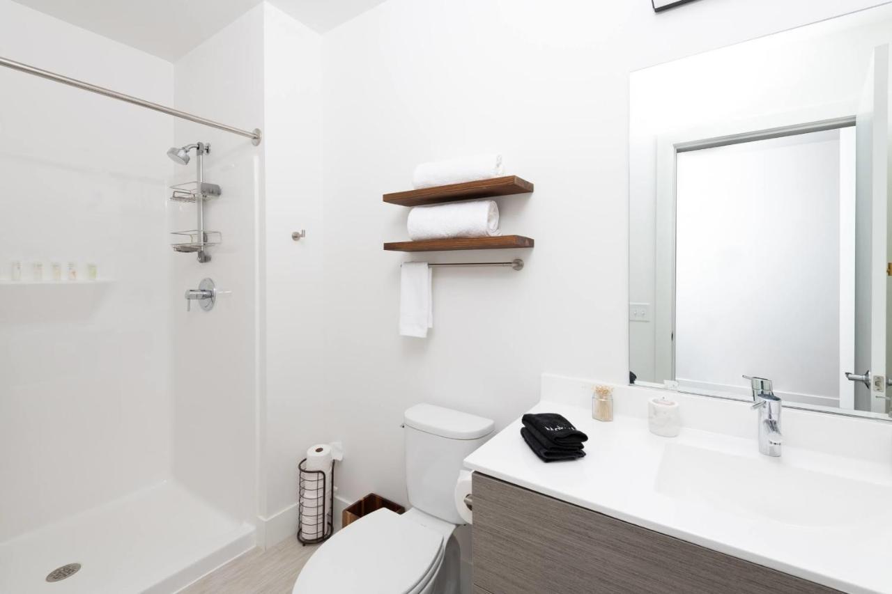 Flexhome Skywalk To Fiserv U4 With Rooftop, Gym, And Parking Milwaukee Exterior foto